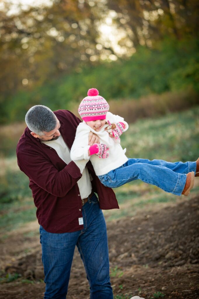 Noblesville fall mini session photographer dad with little girl